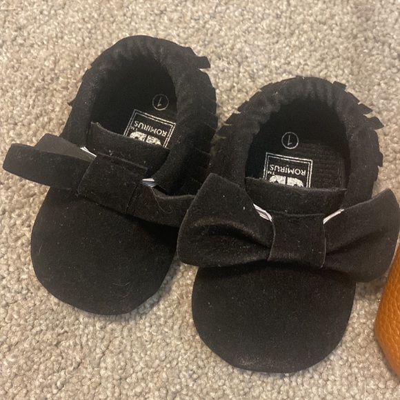 Set of 2 baby girl shoes - Picture 2 of 5